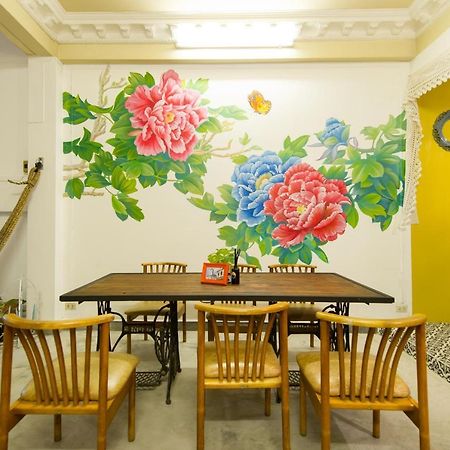 Phuket The Neighbors Hostel (Adults Only) מראה חיצוני תמונה