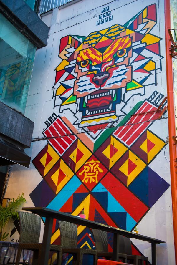 Phuket The Neighbors Hostel (Adults Only) מראה חיצוני תמונה