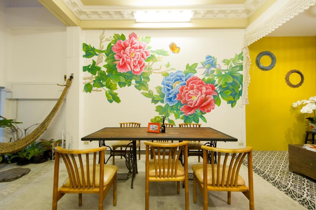 Phuket The Neighbors Hostel (Adults Only) מראה חיצוני תמונה