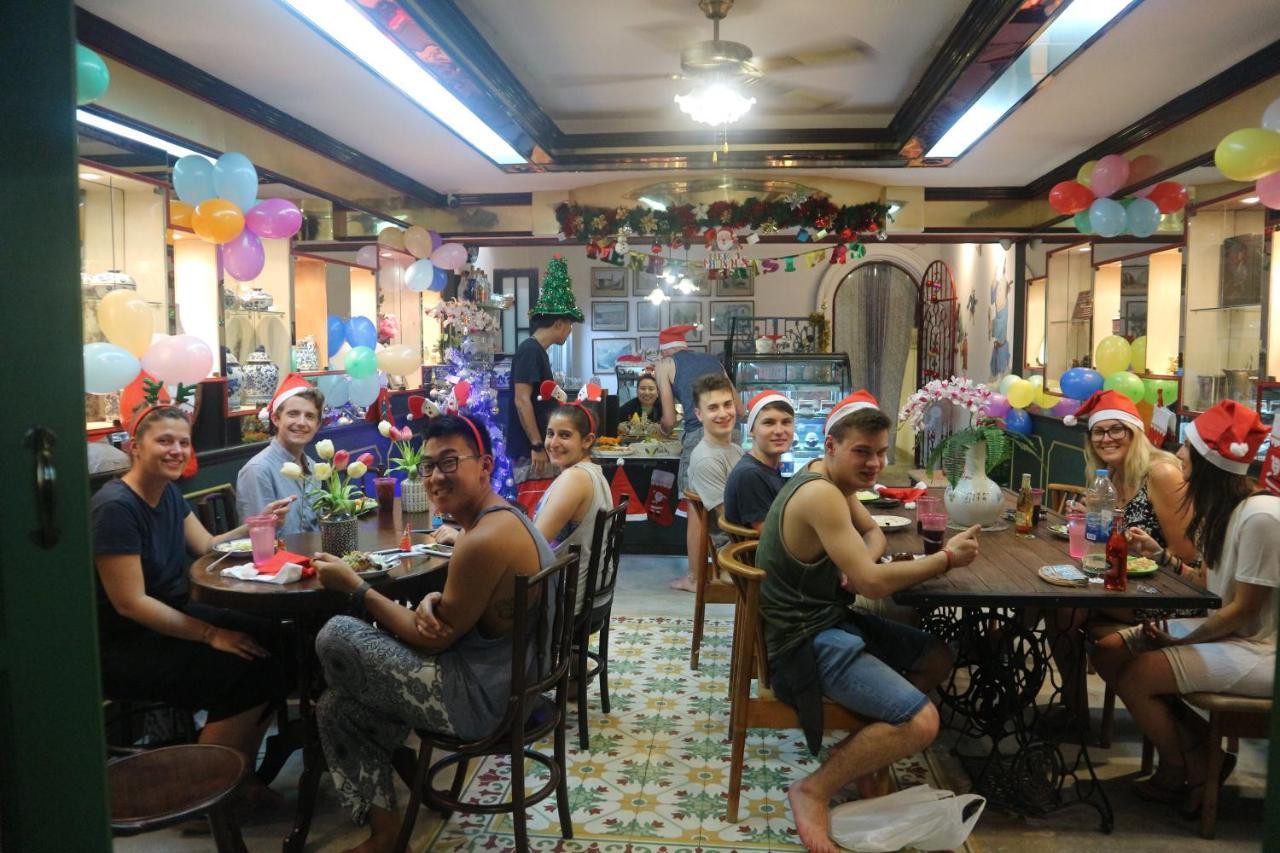 Phuket The Neighbors Hostel (Adults Only) מראה חיצוני תמונה